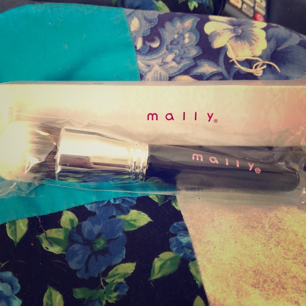 Mally makeup brush